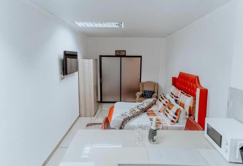 פנסיון Forchutec Guest House