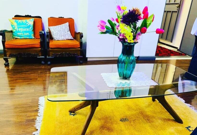 פנסיון Forchutec Guest House