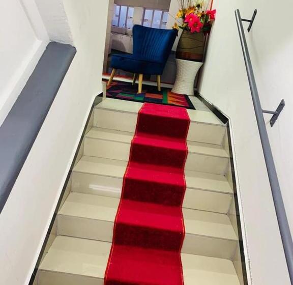 פנסיון Forchutec Guest House