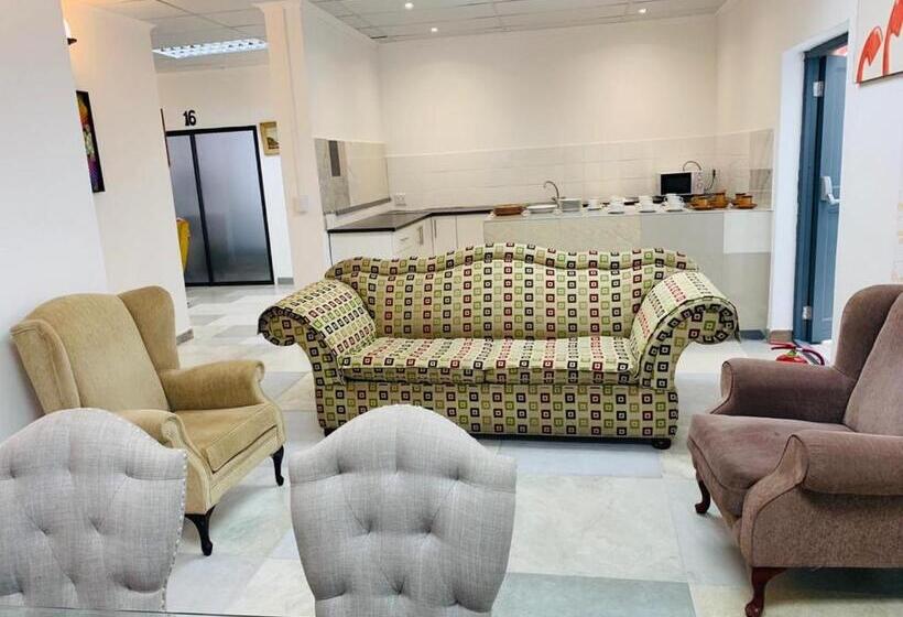 פנסיון Forchutec Guest House