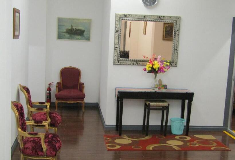 פנסיון Forchutec Guest House