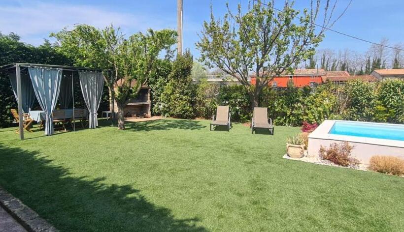 بنسيون Garda Family House