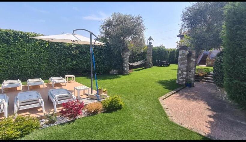 بنسيون Garda Family House