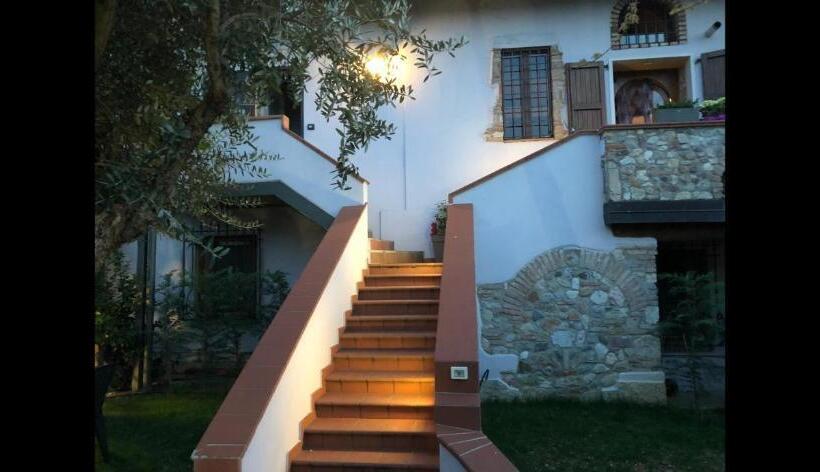 بنسيون Garda Family House