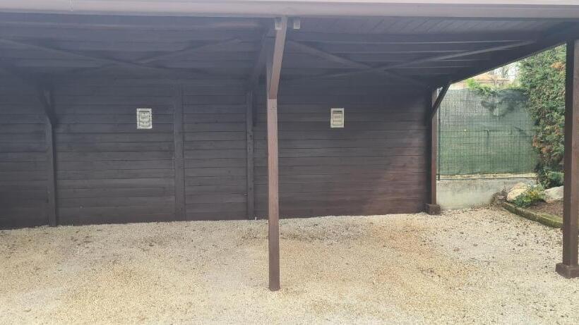 بنسيون Garda Family House