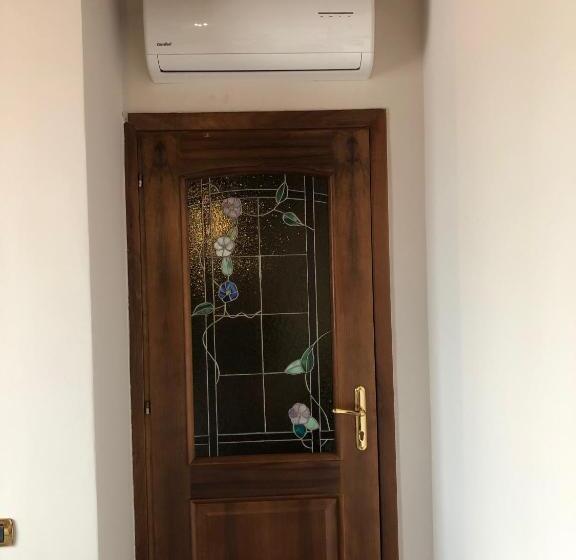 بنسيون Garda Family House