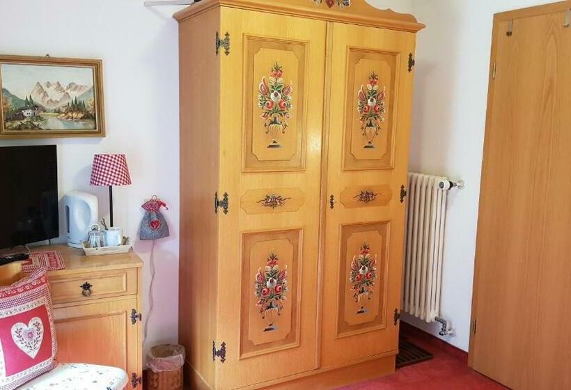 بنسيون Haus Guentli