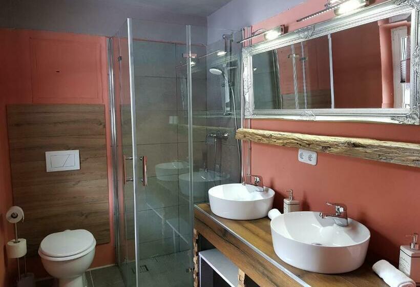 بنسيون Haus Guentli