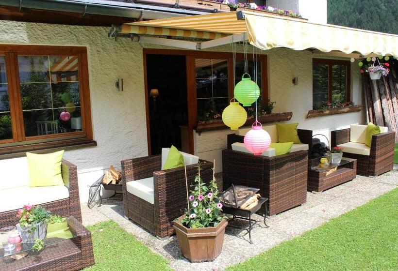 بنسيون Haus Guentli