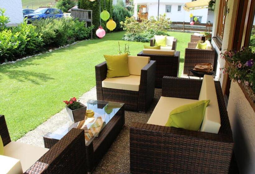 بنسيون Haus Guentli