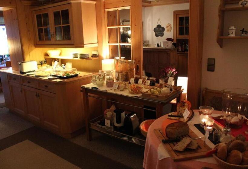 بنسيون Haus Guentli