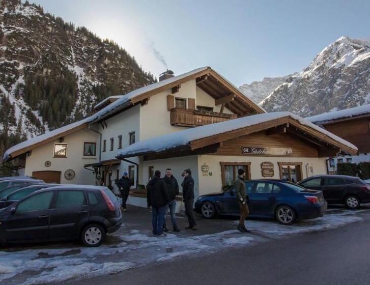 بنسيون Haus Guentli