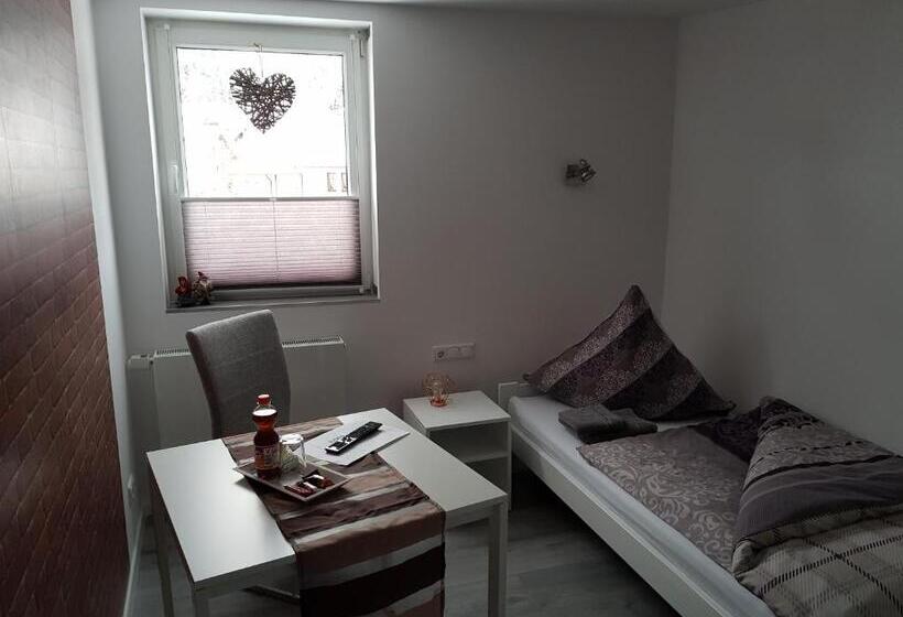 بنسيون Herberge Lurenbach