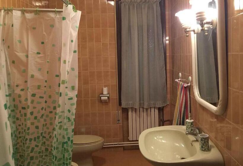 פנסיון Home Sancle