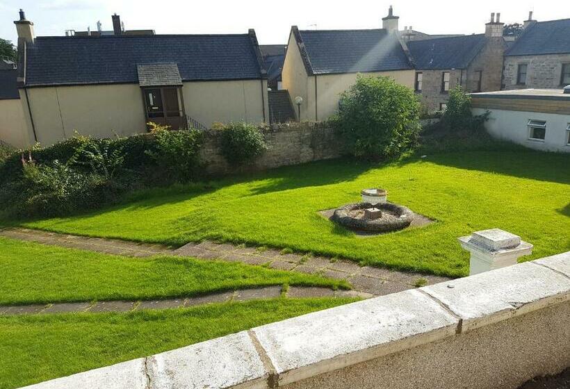 פנסיון Ladyhill House