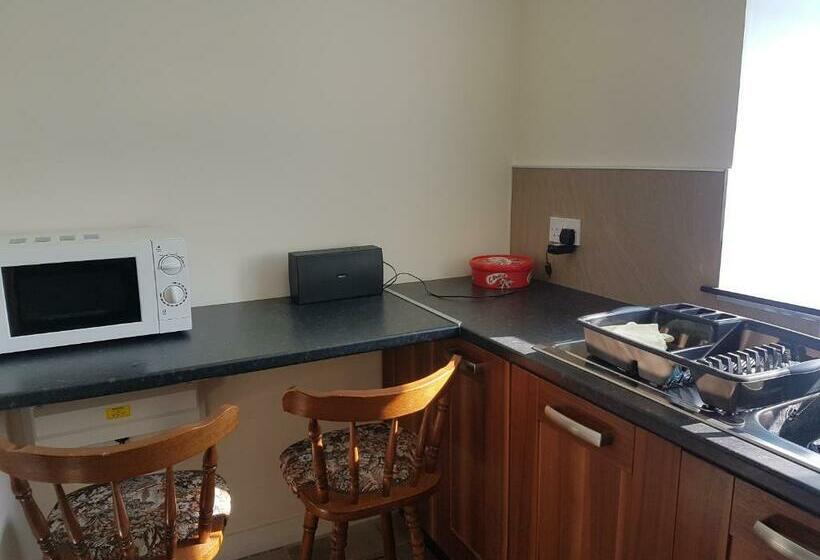 פנסיון Ladyhill House