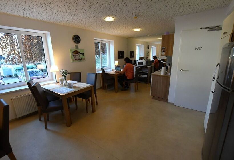 پانسیون Motel55   Nettes Hotel Mit Self Check In In Villach, Warmbad