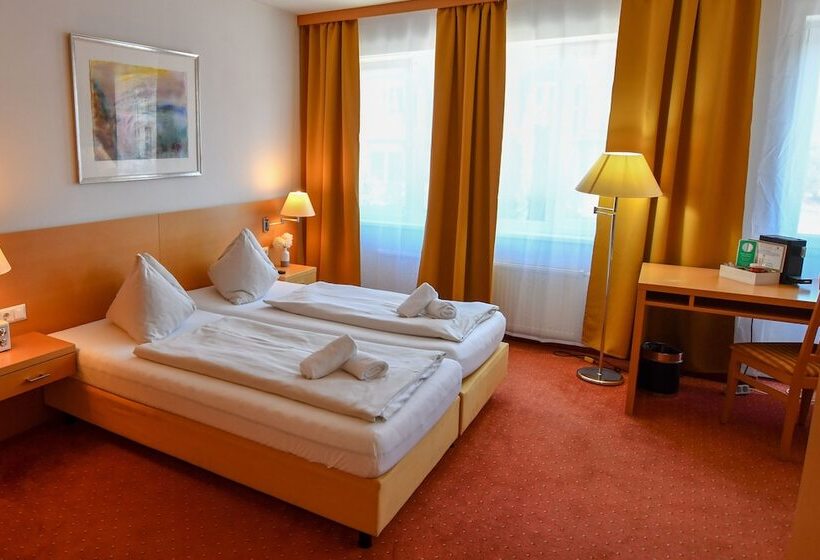 پانسیون Motel55   Nettes Hotel Mit Self Check In In Villach, Warmbad