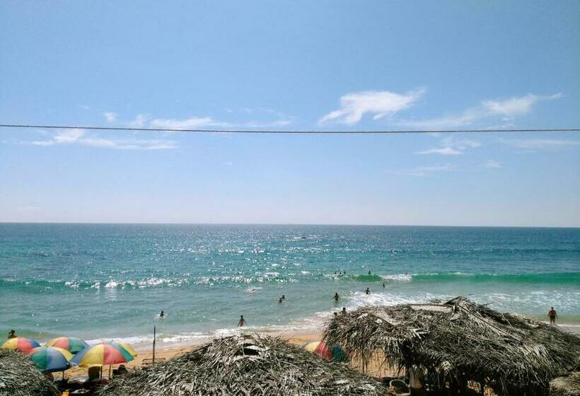 פנסיון Sunnys Beach Guest House