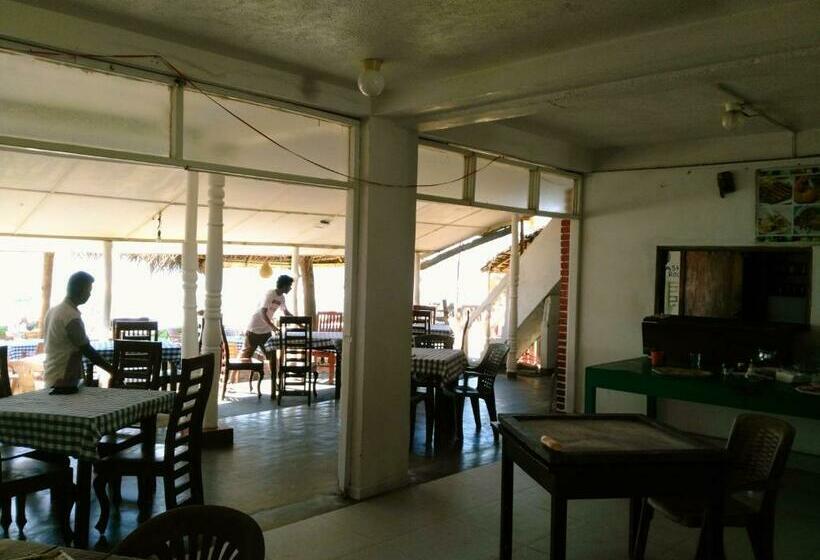 פנסיון Sunnys Beach Guest House