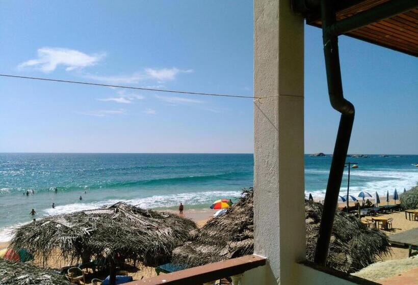 פנסיון Sunnys Beach Guest House