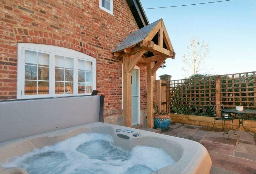 פנסיון The Annexe With Hot Tub