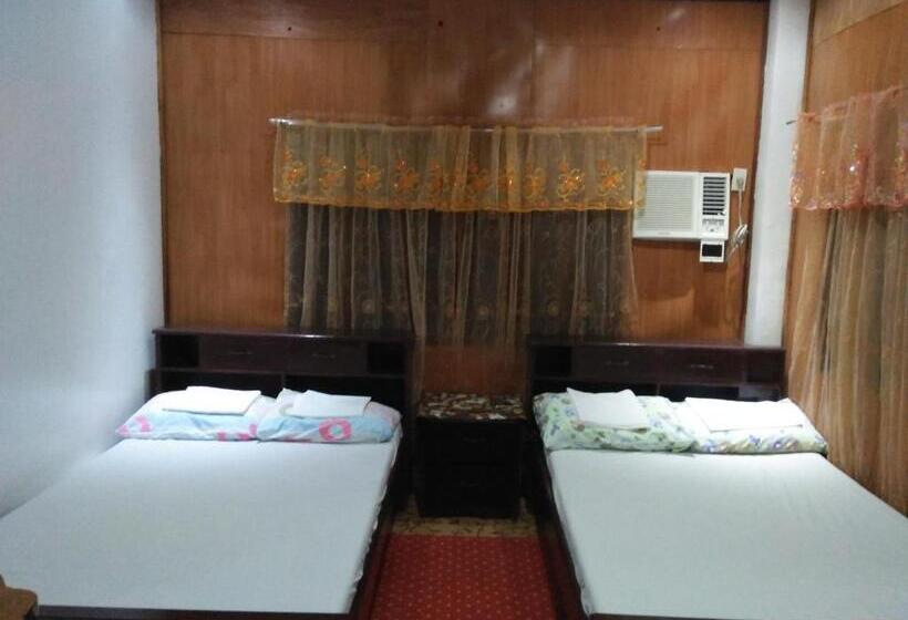 استراحتگاه Villa Corrales Homestay