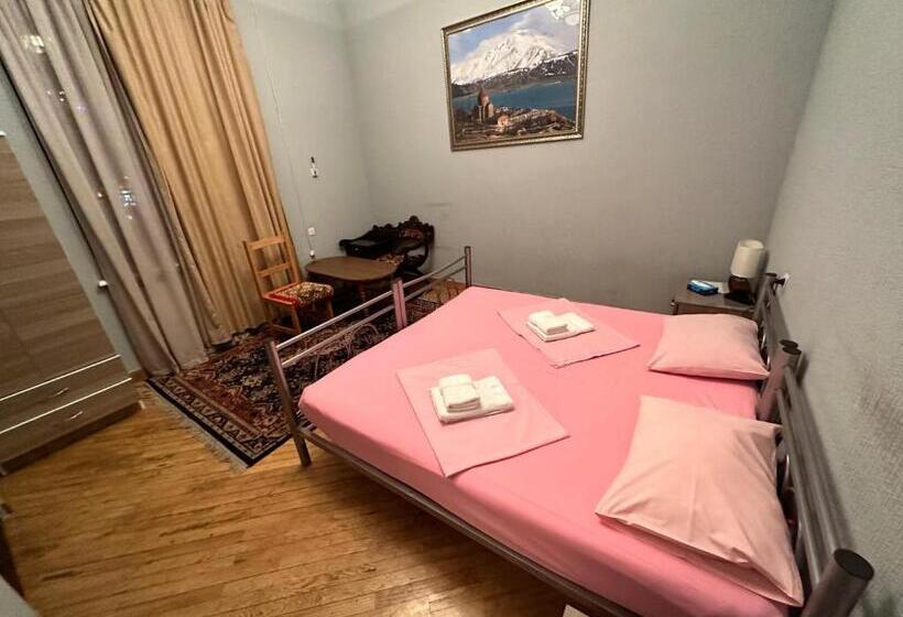 호스텔 Bridge House Yerevan Armenia