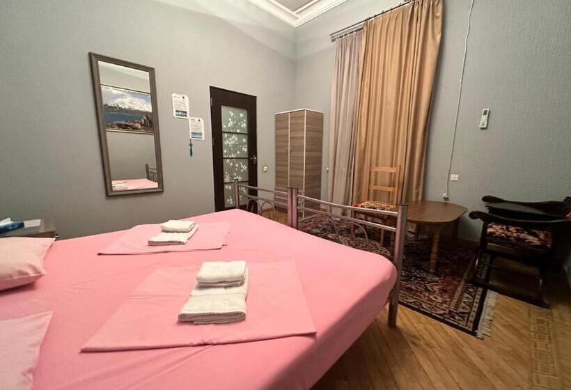 호스텔 Bridge House Yerevan Armenia