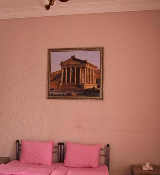 호스텔 Bridge House Yerevan Armenia