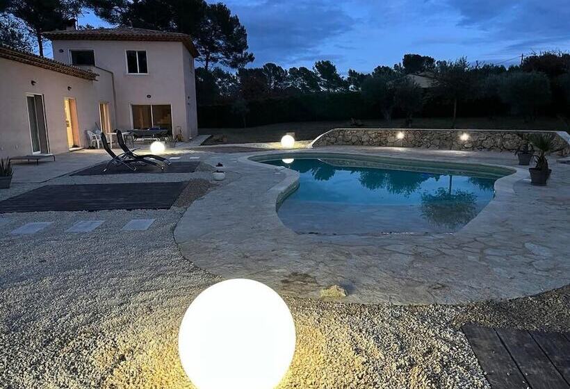مبيت وإفطار Domaine Le Mas Sans Soucis