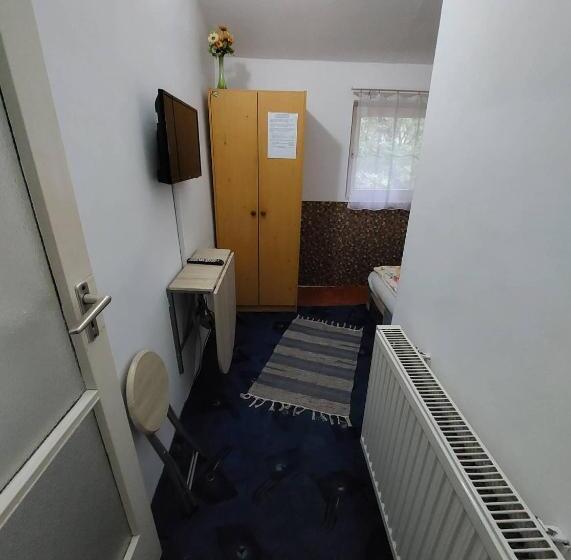 مبيت وإفطار Garden Etterem Kávézó és Panzió Tahitótfalú