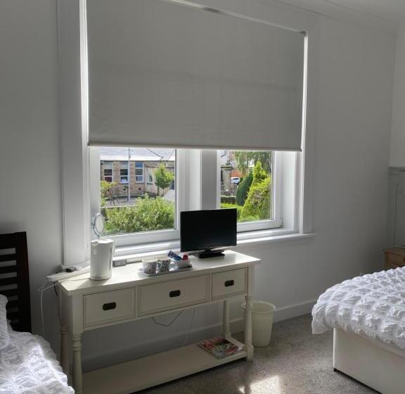 צימר Giffnock Rooms