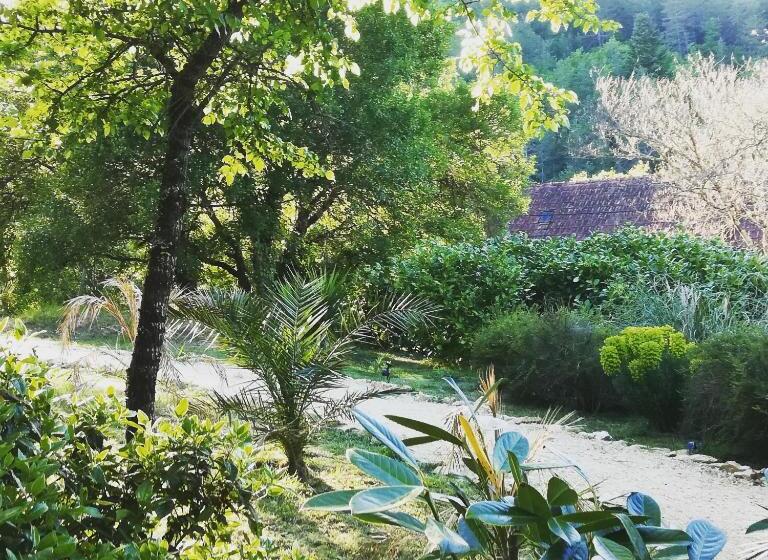 住宿加早餐  La Source