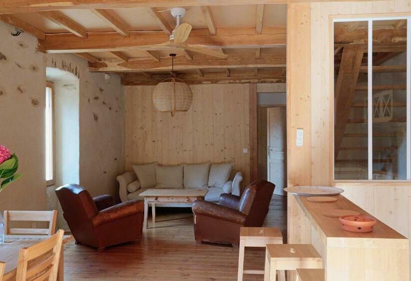 مبيت وإفطار Le Clarou