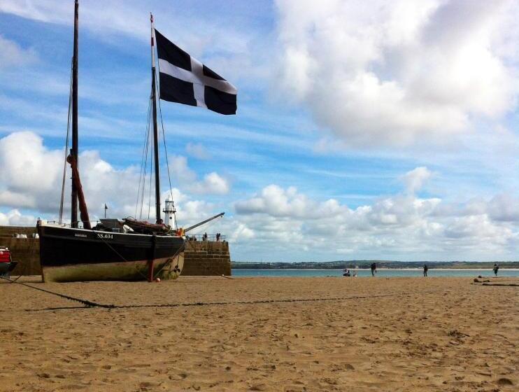 ベッドアンドブレックファースト Oystercatcher