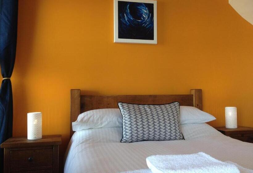 ベッドアンドブレックファースト Oystercatcher