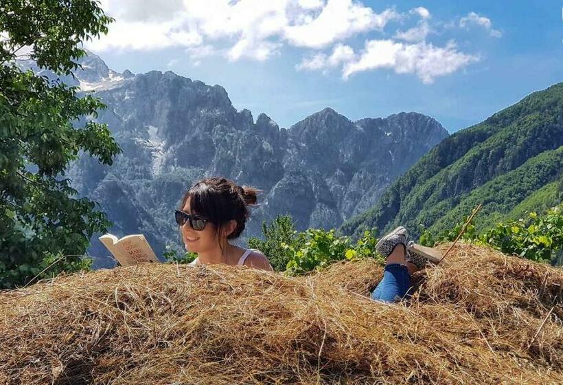 Bed and Breakfast Villa Gjeçaj Guesthouse And Restaurant