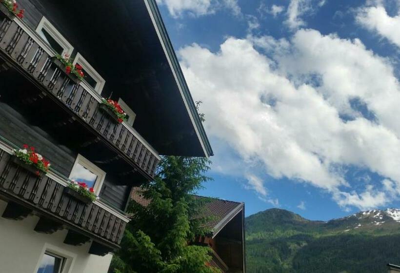 Bhome Gästehaus B&b / Apartments