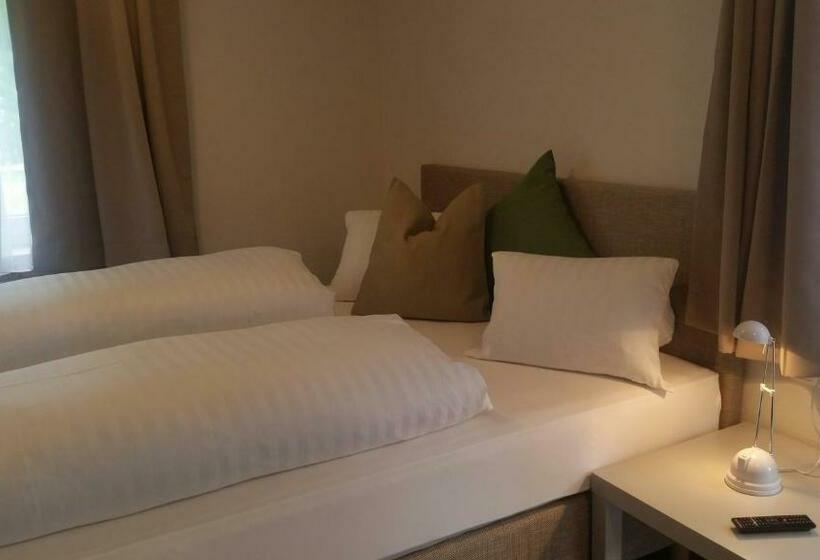 Bhome Gästehaus B&b / Apartments