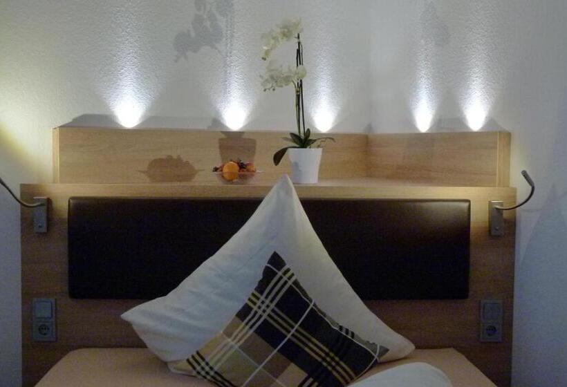 ホテル Gasthof Zur Sonne