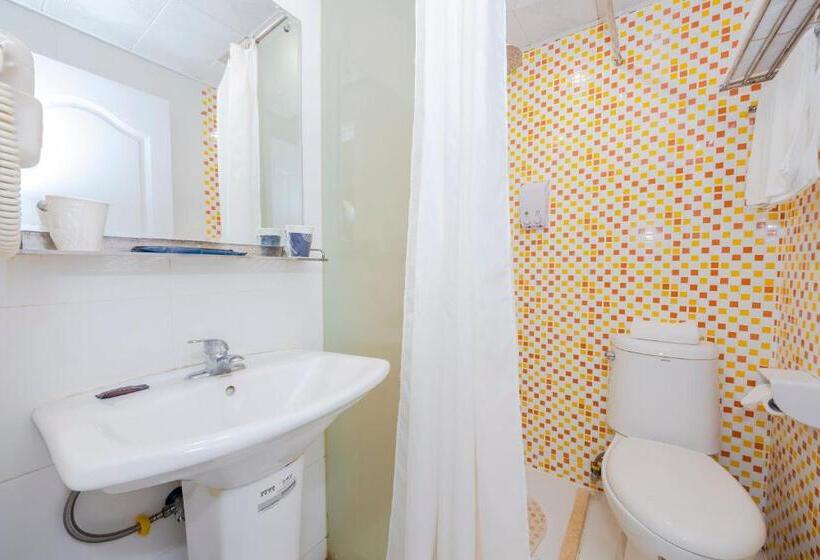 هتل Home Inn Chongqing Lianglukou Station