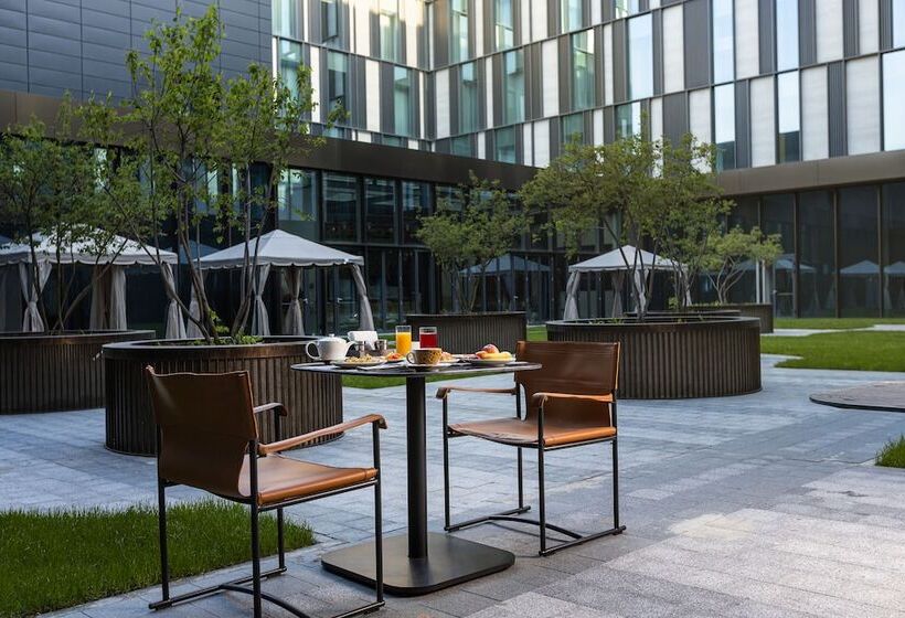 هتل Ibis Almaty Jetisu