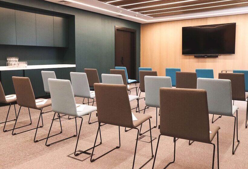 هتل Ibis Almaty Jetisu