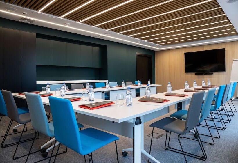 هتل Ibis Almaty Jetisu