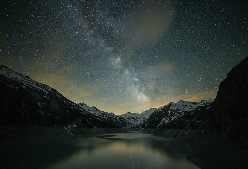 Loftsuite Hotel Saas