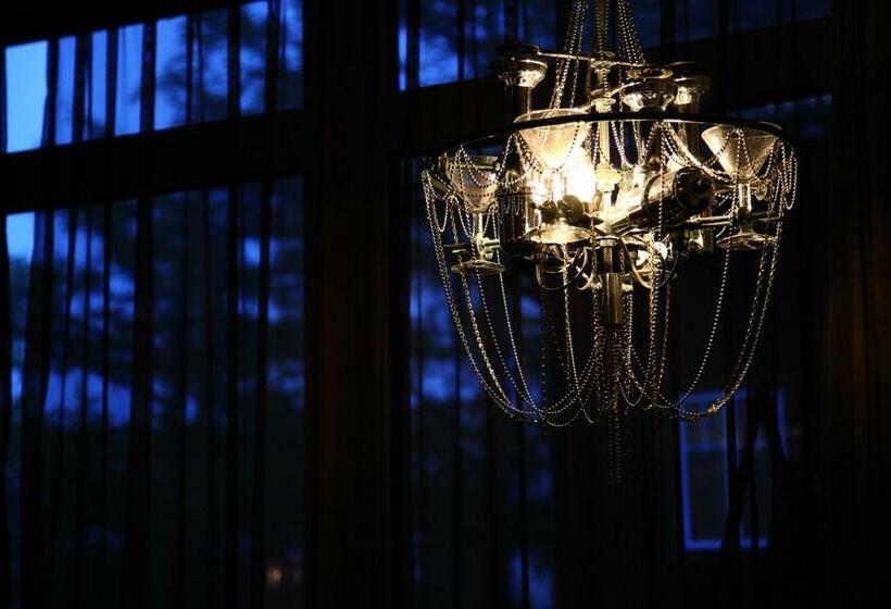 Loftsuite Hotel Saas