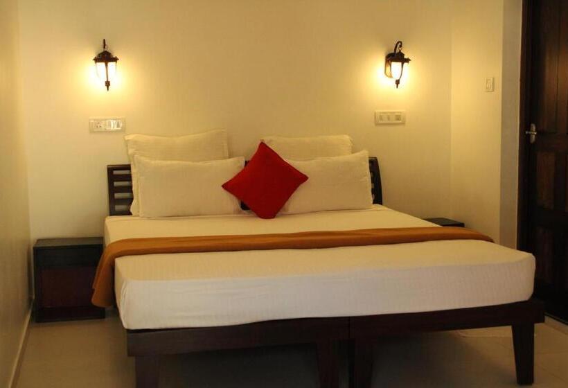 هتل Petit Elephant