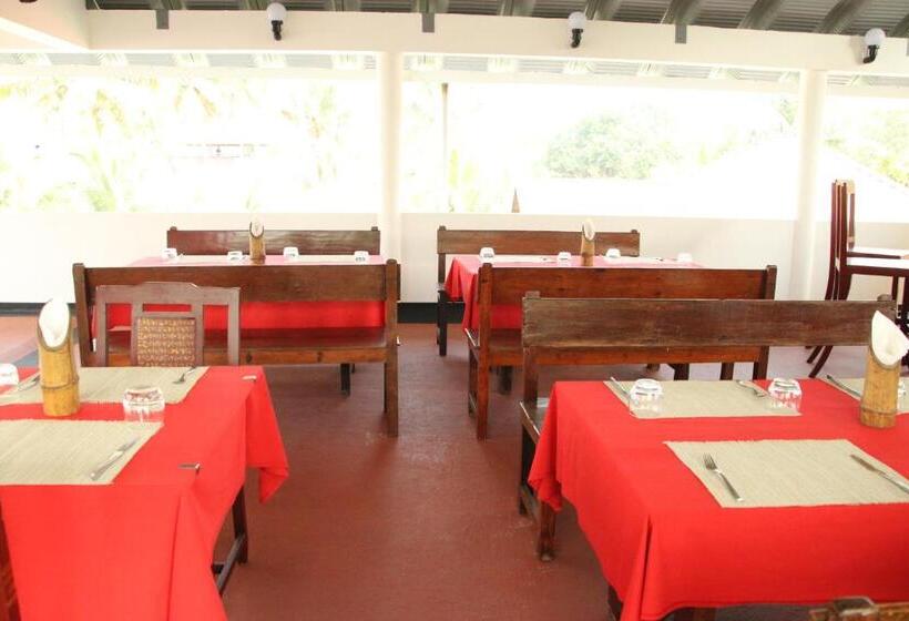 هتل Petit Elephant