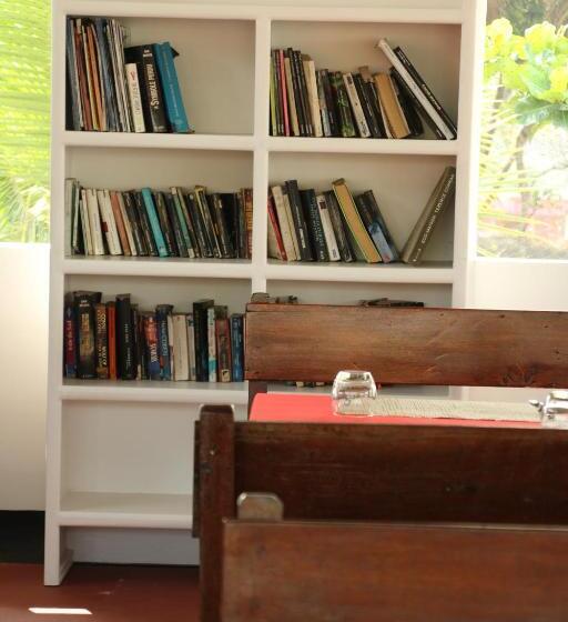 هتل Petit Elephant